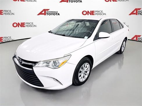 Certified 2017 Toyota Camry LE image 3