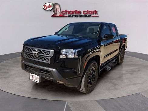 Used 2024 Nissan Frontier SV image 1