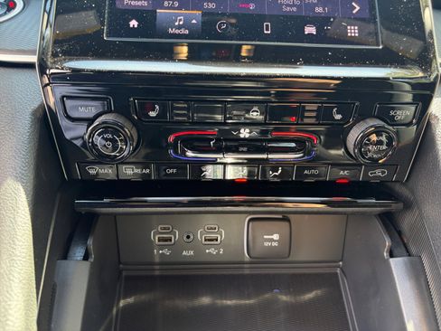 New 2026 Jeep Grand Cherokee Laredo X AWD/4WD image 30