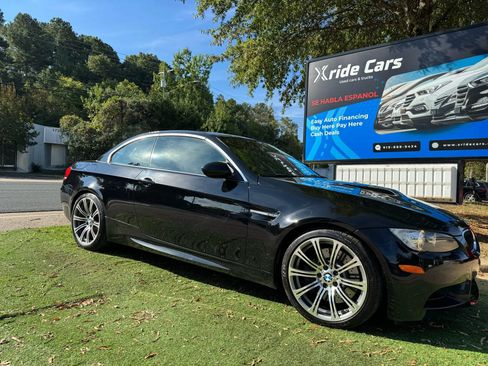 Used 2010 BMW M3 Convertible 2D image 3