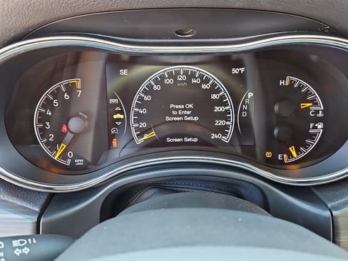 Used 2019 Jeep Grand Cherokee Limited image 11