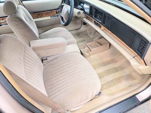 Used 1995 Buick Le Sabre Custom FWD image 19