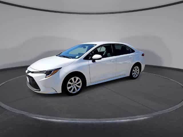 Used 2025 Toyota Corolla LE FWD image 4