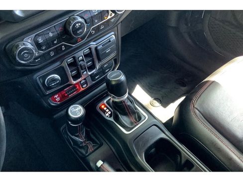 Used 2020 Jeep Gladiator Rubicon AWD/4WD image 17