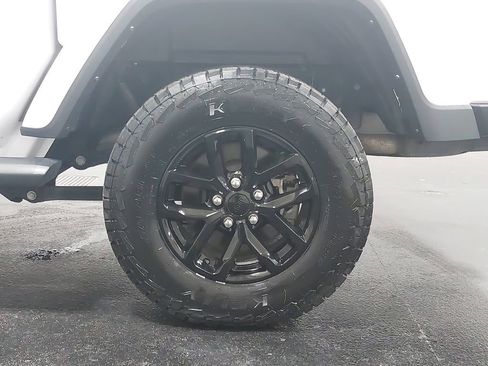 Used 2022 Jeep Gladiator Sport image 33