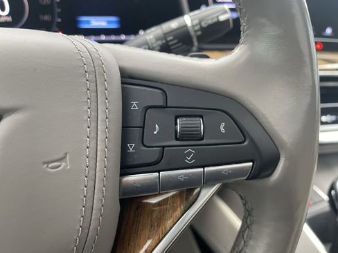 Used 2021 Cadillac Escalade ESV Premium Luxury Platinum image 21