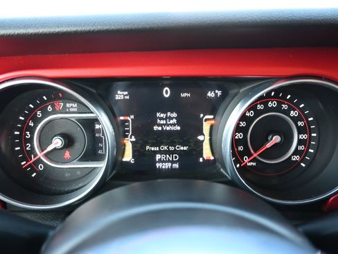 Used 2018 Jeep Wrangler Unlimited Rubicon image 10