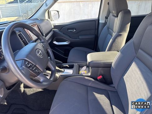 Used 2023 Nissan Frontier SV image 2