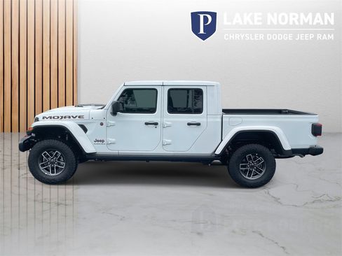 New 2025 Jeep Gladiator Mojave w/ Convenience Group image 6
