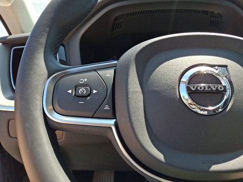 Certified 2024 Volvo XC60 B5 Core w/ Protection Package Premier AWD/4WD image 23