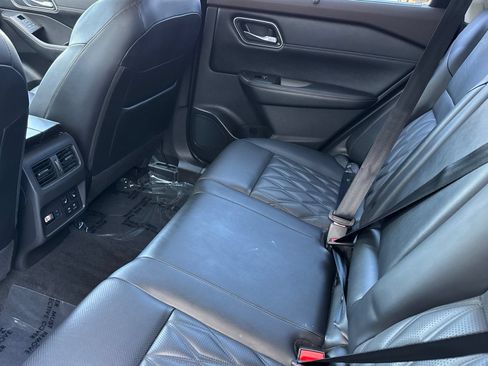 Used 2023 Nissan Rogue Platinum w/ Platinum Premium Package FWD image 15