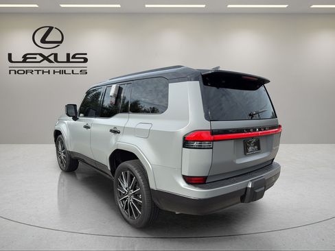 Used 2024 Lexus GX 550 w/ Accessory Package (2T) AWD/4WD image 7
