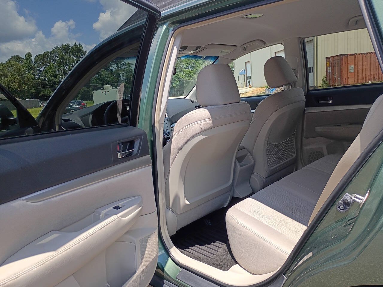 Used 2013 Subaru Outback 2.5i Premium AWD/4WD image 17