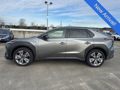 Used 2025 Subaru Solterra Limited image 4