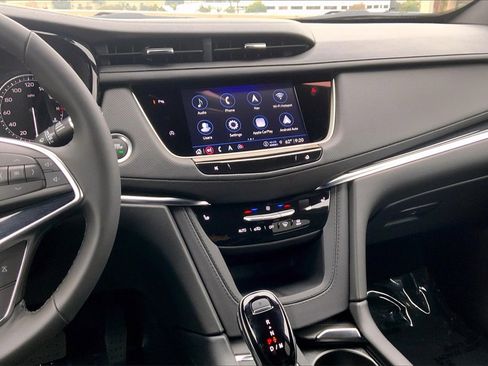 New 2025 Cadillac XT5 Premium Luxury image 7