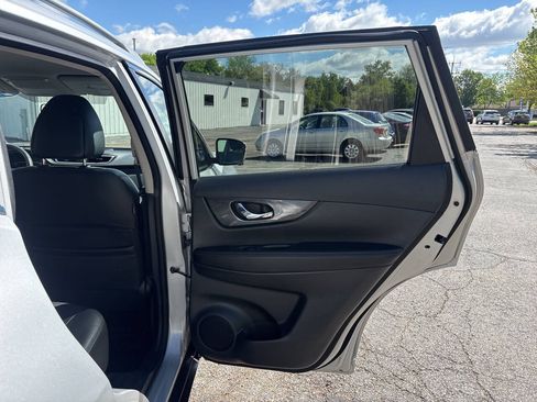 Used 2015 Nissan Rogue SL AWD/4WD image 29