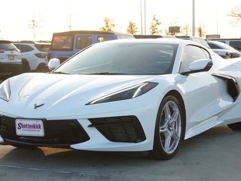 Used 2022 Chevrolet Corvette Stingray Preferred Cpe w/ Engine Appearance Package image 3