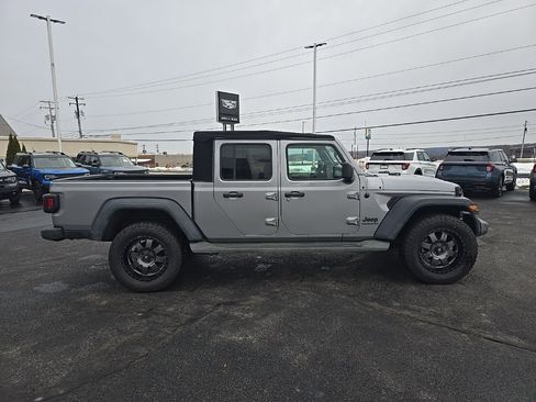 Used 2020 Jeep Gladiator Sport w/ Quick Order Package 24S image 7