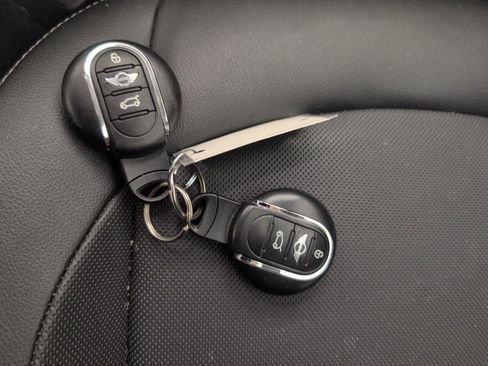 Used 2017 MINI Cooper 2-Door Hardtop image 37