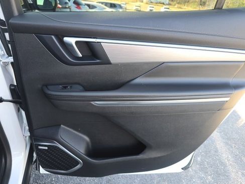 Certified 2025 Buick Enclave Preferred image 37