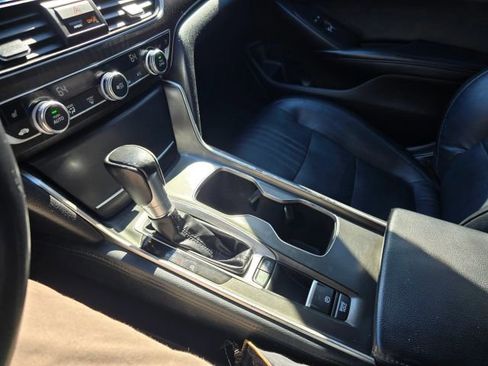 Used 2018 Honda Accord Touring image 31