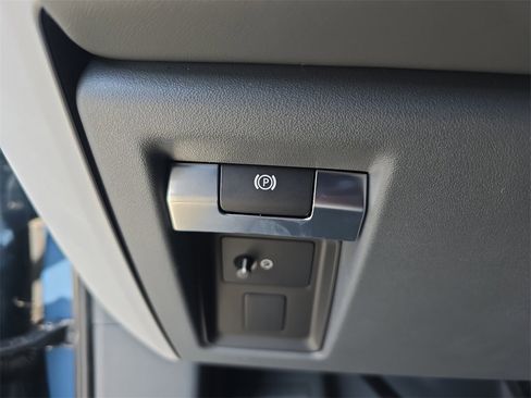 New 2026 Land Rover Defender 110 S image 27