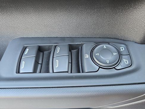 Used 2024 Chevrolet Silverado 1500 Custom AWD/4WD image 28