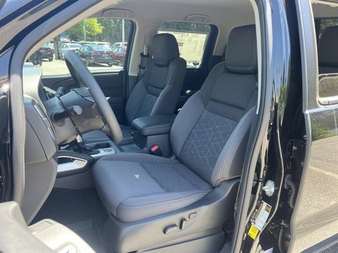 New 2026 Nissan Frontier SV w/ All-Weather Content Package AWD/4WD image 15