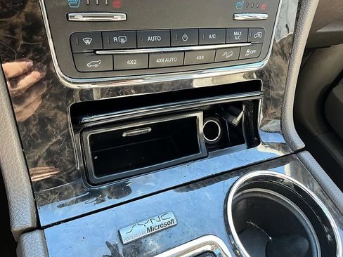 Used 2015 Lincoln Navigator L 4WD image 22