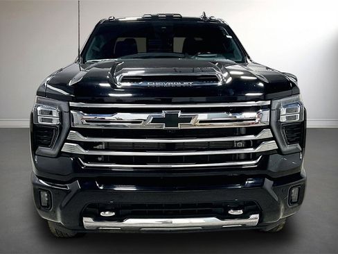 Used 2024 Chevrolet Silverado 3500 High Country w/ High Country Premium Package image 2
