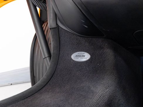 Used 2015 McLaren 650S Spider RWD image 11