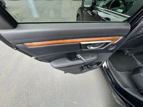 Used 2018 Honda CR-V Touring image 7