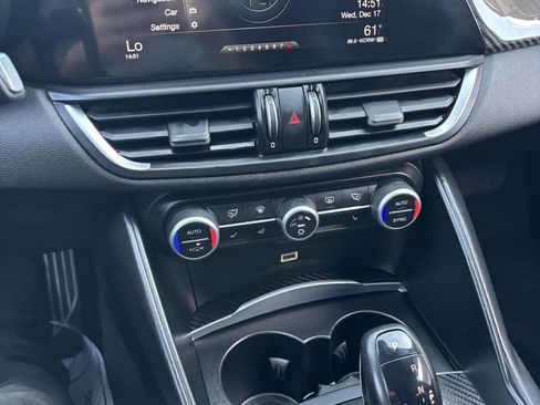 Used 2017 Alfa Romeo Giulia Quadrifoglio image 14