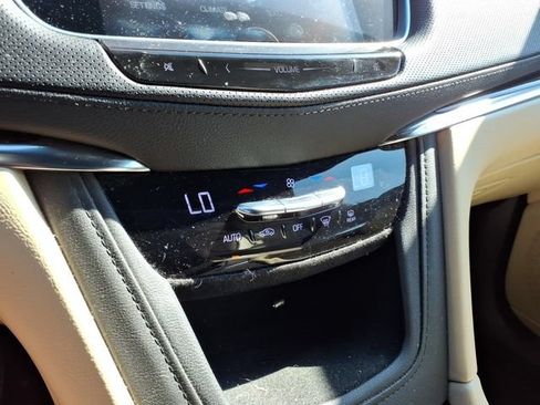 Used 2019 Cadillac XT5 FWD image 27
