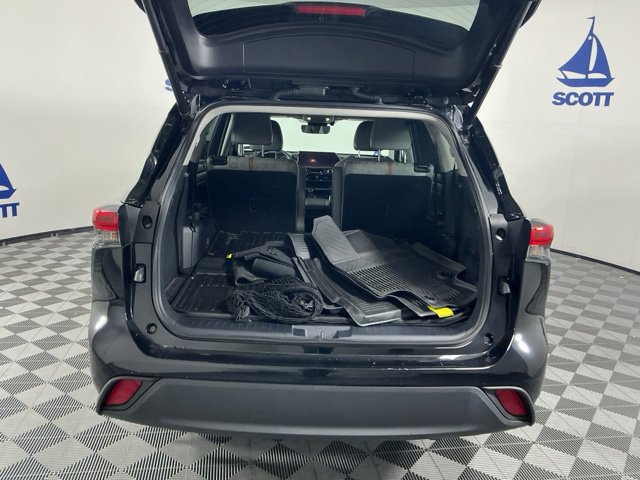 Used 2023 Toyota Highlander Bronze Edition AWD/4WD image 23