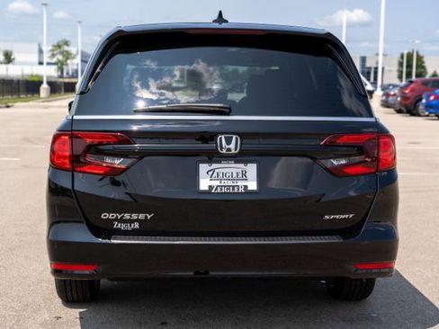 Used 2023 Honda Odyssey Sport image 6