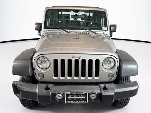 Used 2016 Jeep Wrangler Sport image 2