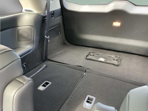 New 2026 Nissan Pathfinder SL FWD image 12