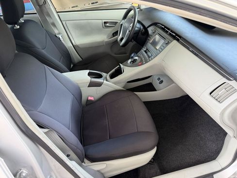 Used 2012 Toyota Prius Three FWD image 3