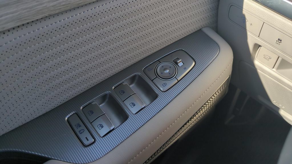 Certified 2024 Hyundai Palisade Calligraphy FWD image 20