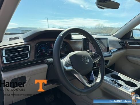 Used 2025 Volkswagen Atlas SE image 14