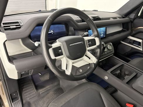 Used 2020 Land Rover Defender 110 SE AWD/4WD image 4