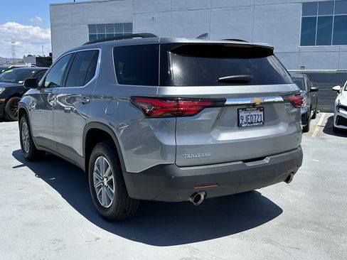 Used 2023 Chevrolet Traverse LT FWD image 4