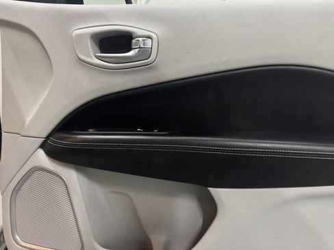 Used 2019 Jeep Compass Latitude w/ Popular Equipment Group image 31