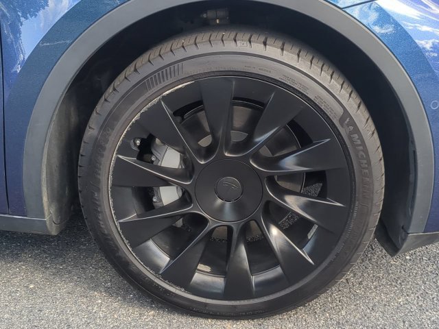 Used 2022 Tesla Model Y Long Range AWD/4WD image 10