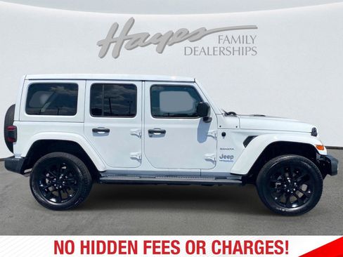 Used 2022 Jeep Wrangler Unlimited Sahara w/ Safety Group AWD/4WD image 2