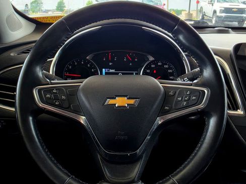 Used 2018 Chevrolet Malibu LT FWD image 12