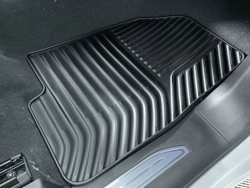 New 2025 GMC Sierra 1500 Elevation image 36