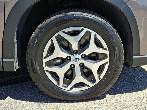 Used 2024 Subaru Forester Premium AWD/4WD image 9