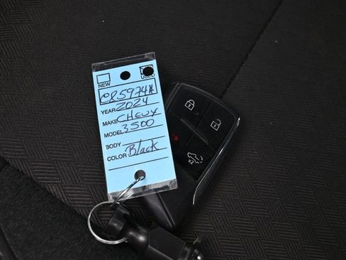 Used 2024 Chevrolet Silverado 3500 LT image 17